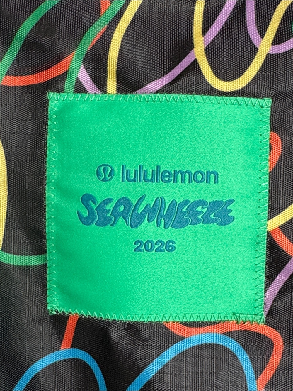 Seawheeze lululemon - Black Multicolor Drawstring Tote with Green Straps - Picture 3 of 3